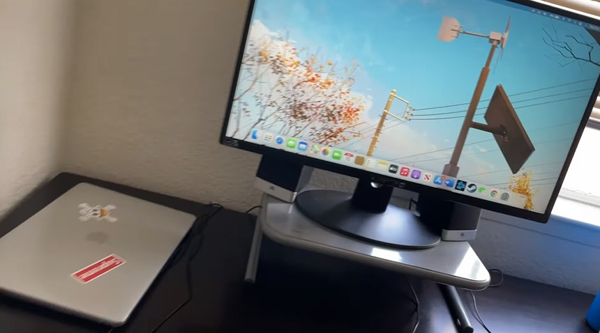 How To Set Up and Operate In Clamshell Mode